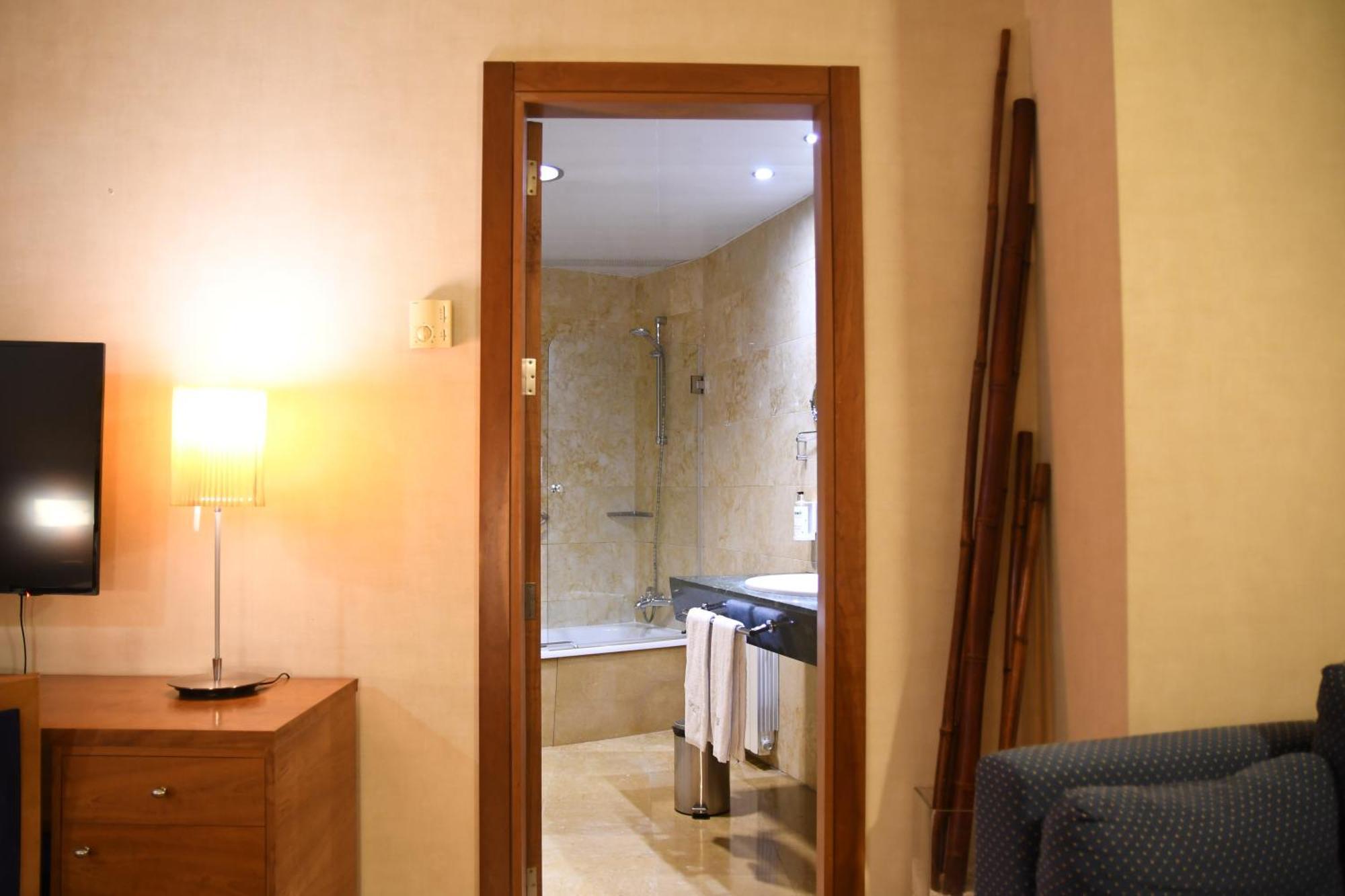 אוריהואלה Sercotel Palacio De Tudemir חדר תמונה