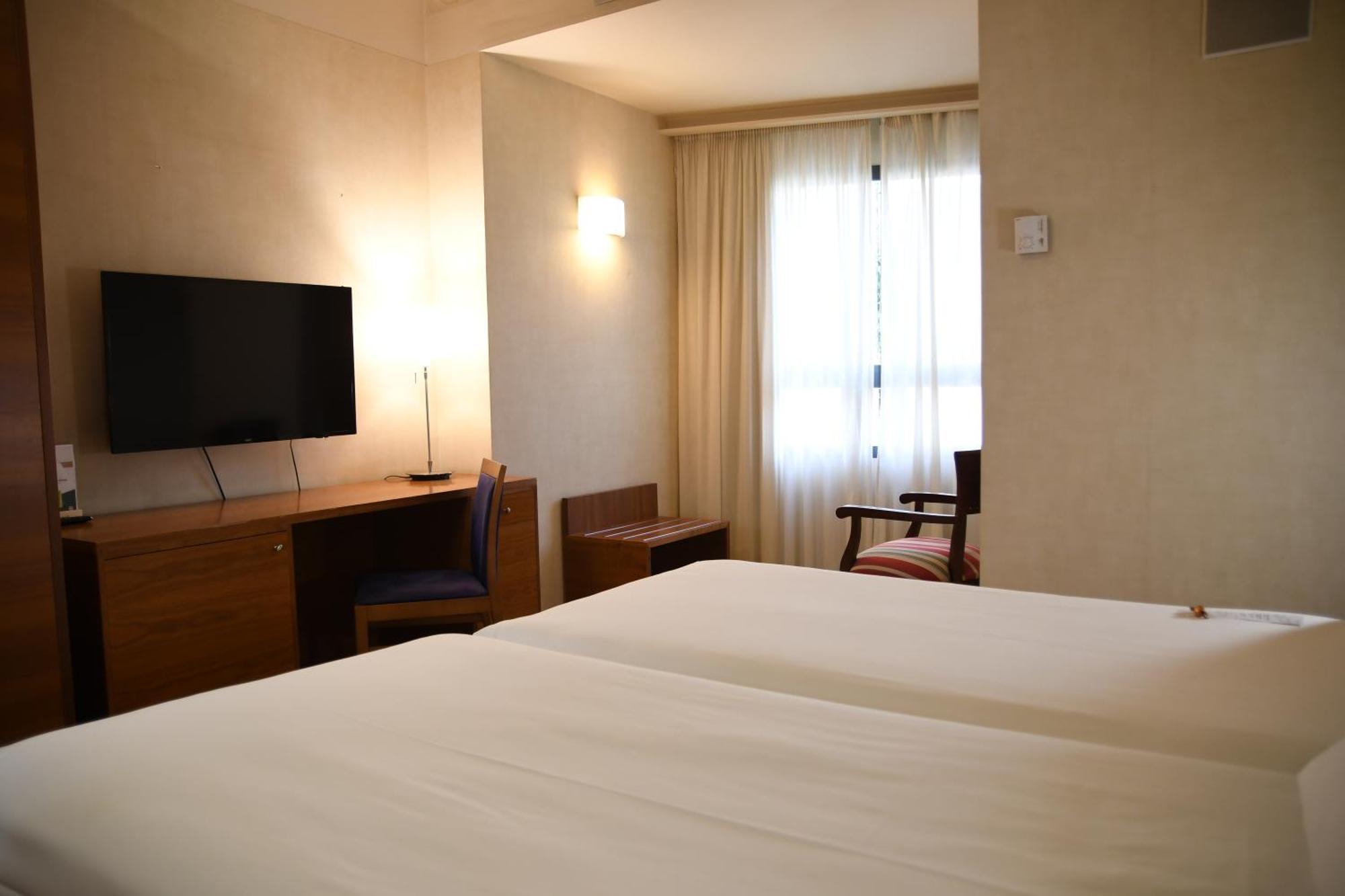 אוריהואלה Sercotel Palacio De Tudemir מראה חיצוני תמונה